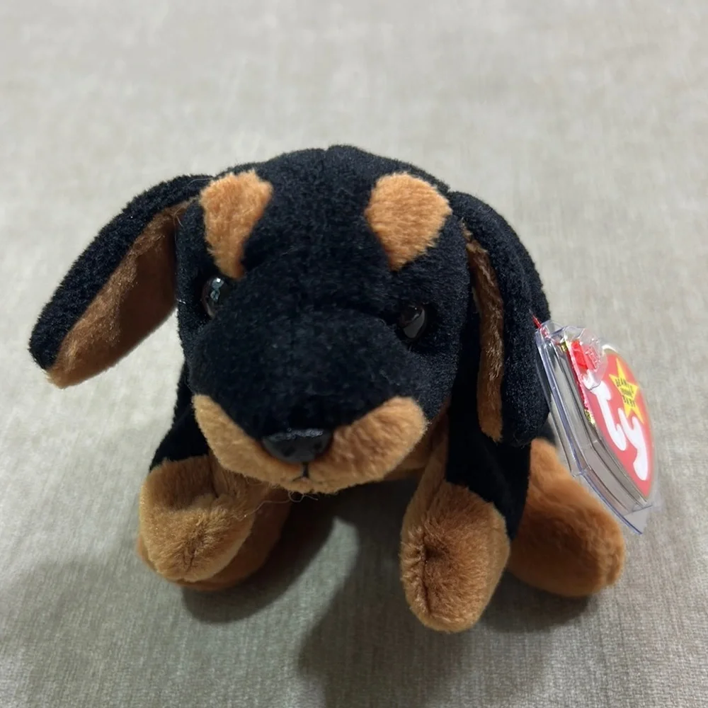 Ty Beanie Babies 1996 Doby Black and Brown Plush Dog
